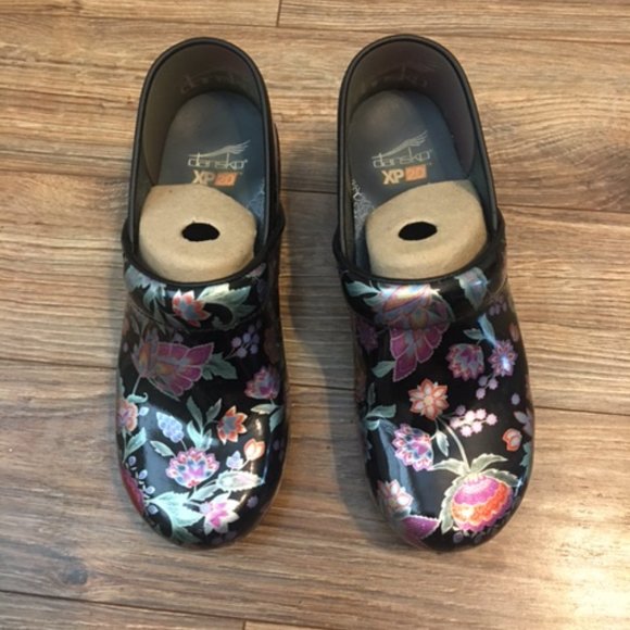 Dansko Shoes - Dansko Clogs